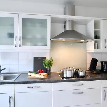 Sabe Apartment: Balcony + Free Parking + Netflix