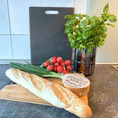 Sabe Apartment: Balcony + Free Parking + Netflix アパート *